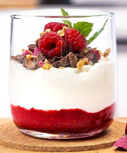 Dessertglas aus Glas gefertigt, 200ml Füllvolumen.