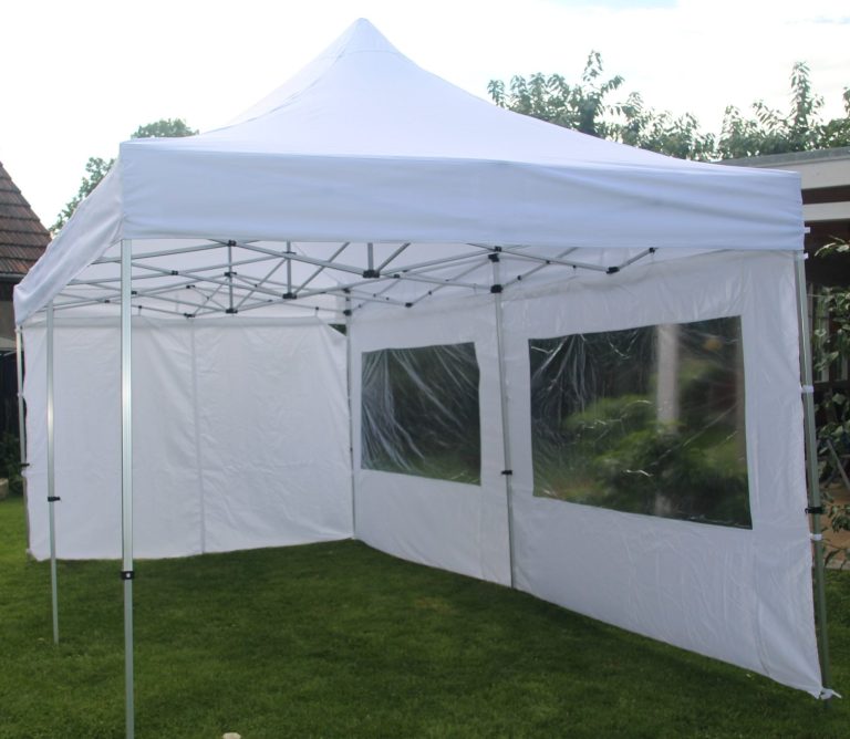 Weißer Faltpavillon 3x6m mit jeweils 2 Fenstern an den Seitenwänden.
