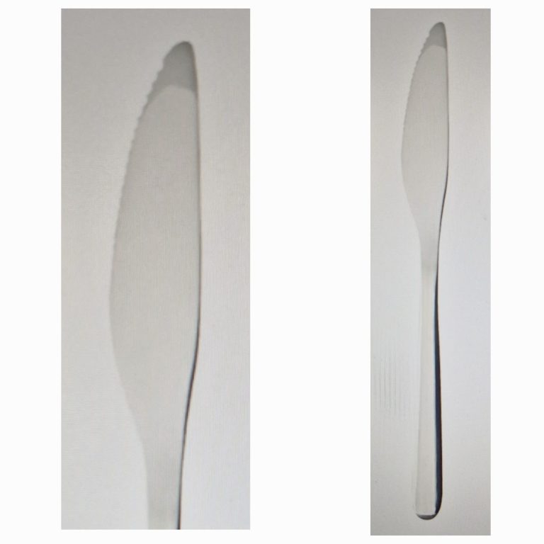 Messer mit schlanker Klinge, aus poliertem Edelstahl gefertigt.