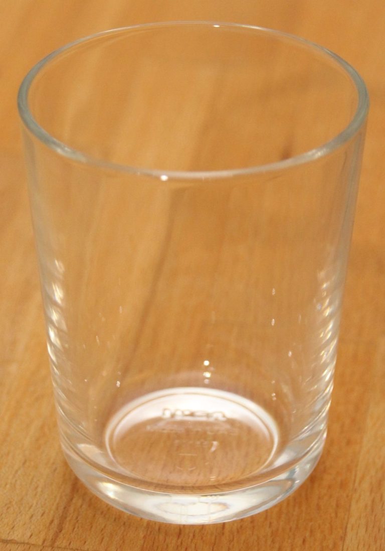 Dessertglas aus Glas gefertigt, 200ml Füllvolumen.